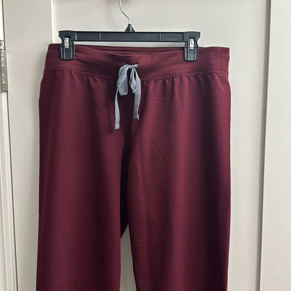 Figs scrub pants.  Straight leg. Barely worn